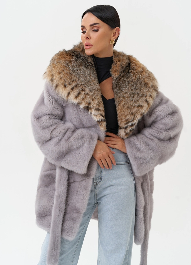 фото Женская шуба из меха норки с капюшоном из меха рыси модель № 31166