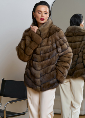 Женская шуба из соболя с воротником стойкой