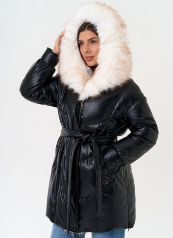 Женский пуховик из эко кожи с отделкой из эко меха