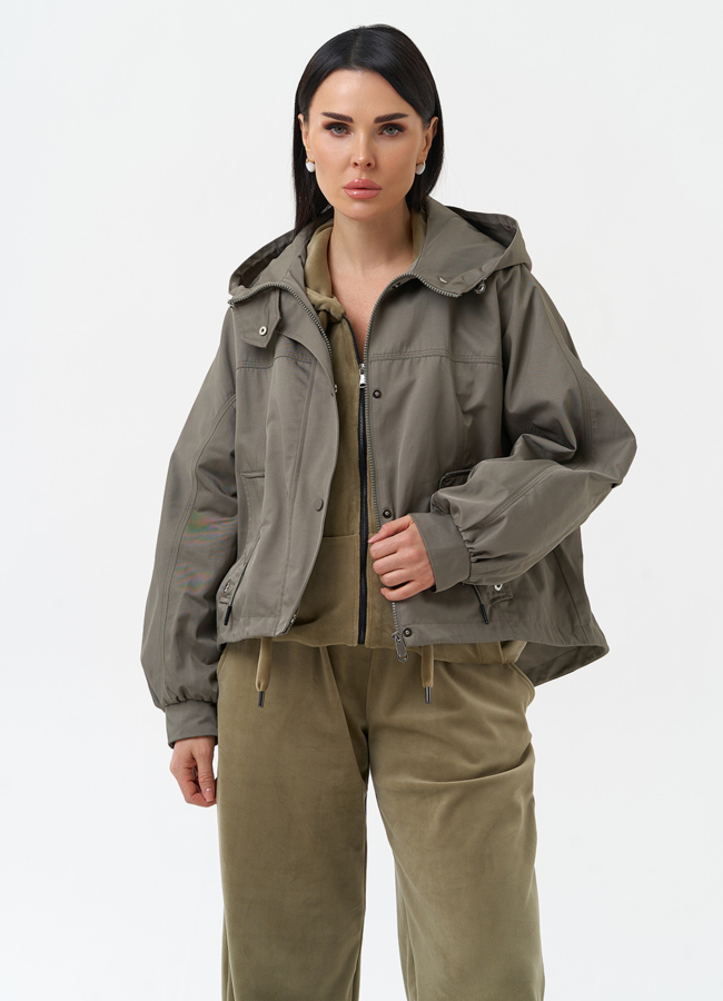 Короткая женская ветровка с капюшоном модель № 30043 универмаг малина