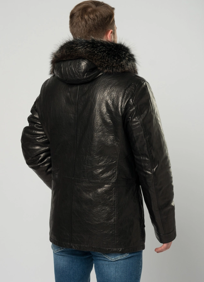 Мужской пуховик из натуральной кожи с капюшоном и отделкой из енота модель № 21923 в кредит