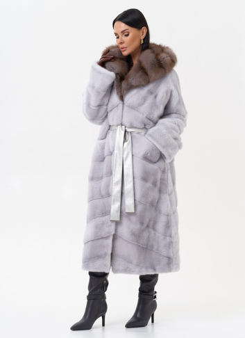 Норковая шуба с капюшоном из меха куницы