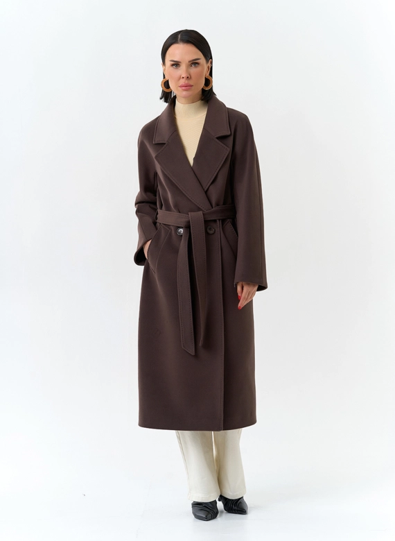 Женское пальто с английским воротником