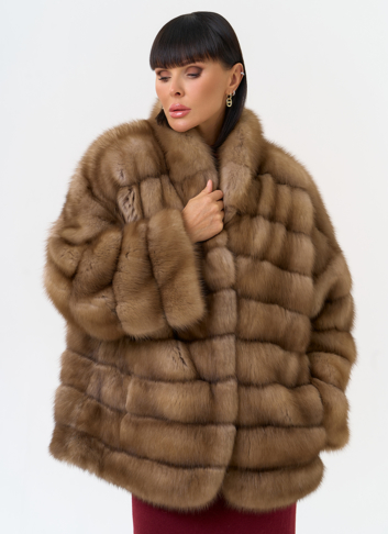 Женская шуба из куницы с воротником