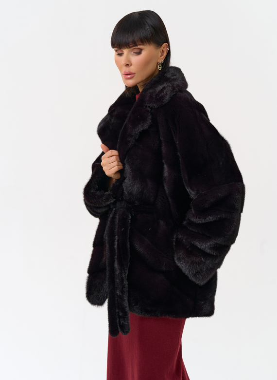 Шуба из меха норки с английским воротником