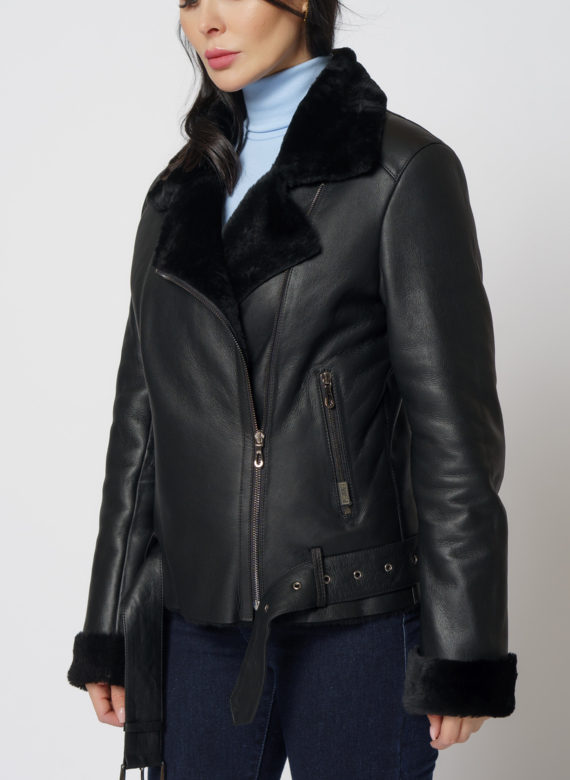 Женская дубленка косуха из овчины черного цвета