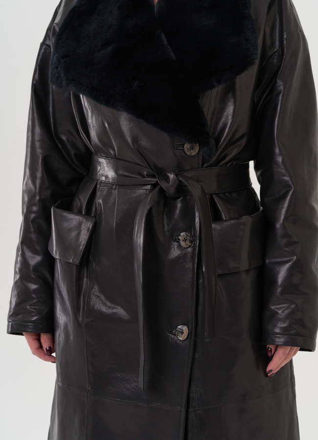 Пальто женское из натуральной кожи с отделкой из кролика  модель № 25377 в рассрочку