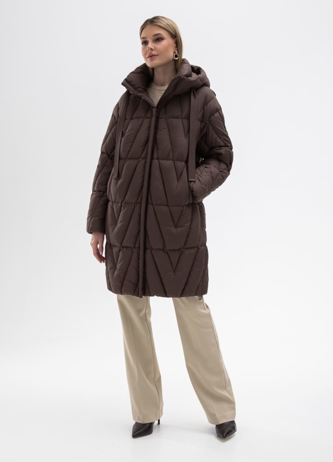 фото Женский пуховик коричневого цвета с капюшоном модель № 31134