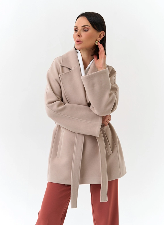 Женское укороченное пальто с английским воротником фото