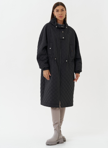 Женское стеганое пальто черного цвета