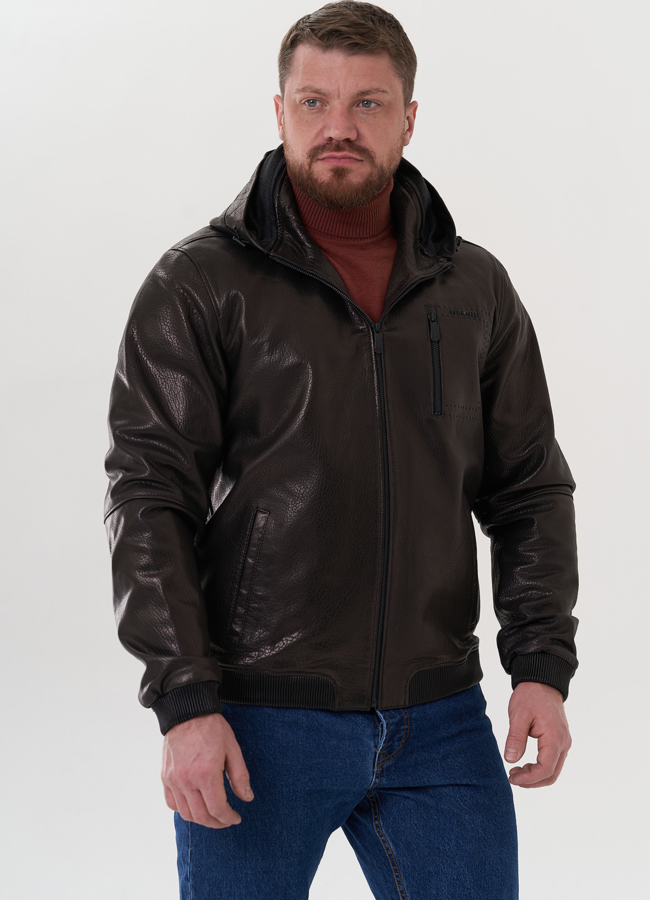 Куртка черного цвета из натуральной кожи модель № 26704 в кредит